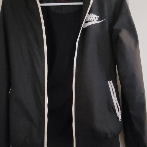 Nike Jacket - Picture 4 of 7